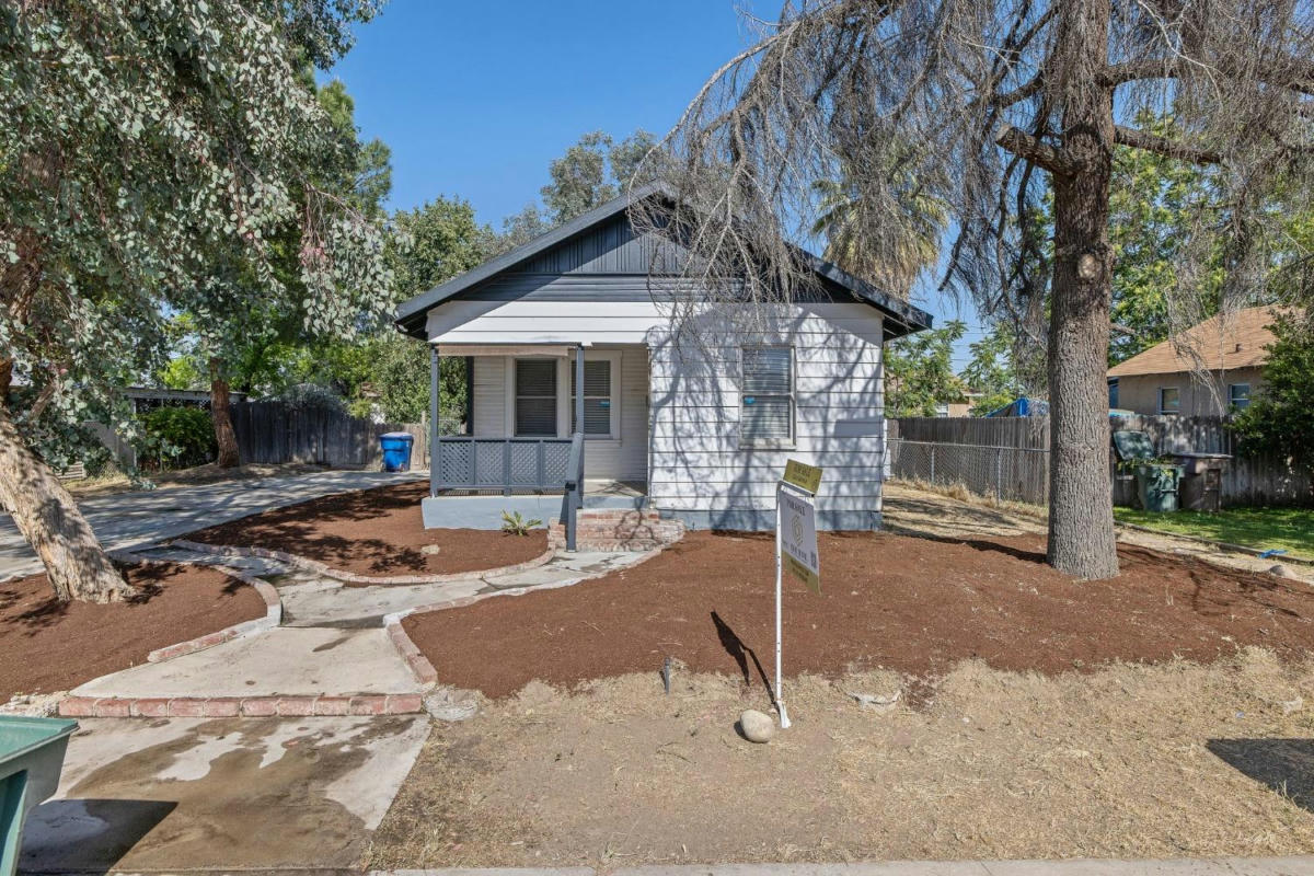 630 OLIVE ST, BAKERSFIELD, CA 93304, photo 1 of 36