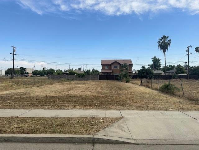 57 W FIR AVE, PINEDALE, CA 93650, photo 1 of 7