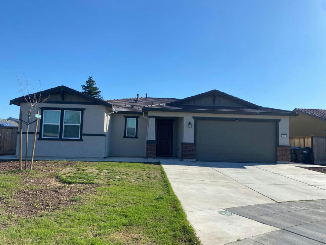 895 E CURTIS AVE, FOWLER, CA 93625, photo 1 of 26