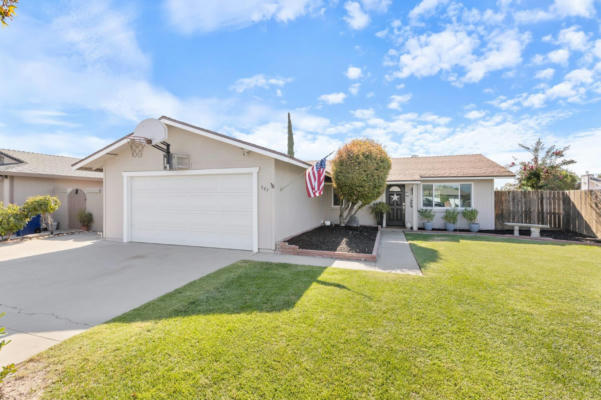 547 MEADOW LN, KINGSBURG, CA 93631 - Image 1